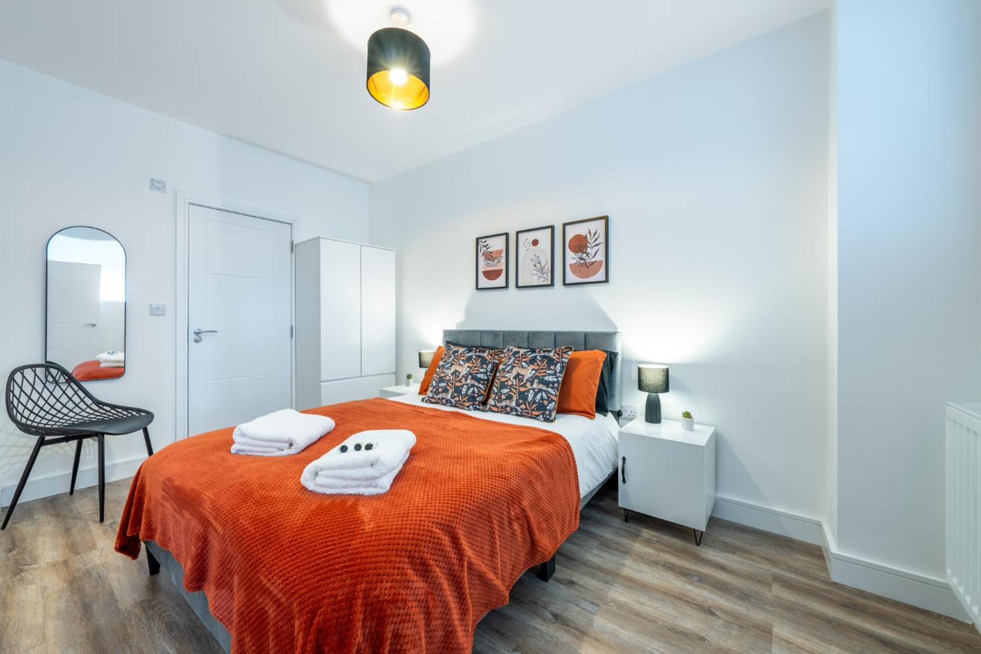 Potters Bar - Free Parking - Private Bathroom - Netflix - 4 Mins Walk To Station - 20 Mins Direct Trains To London Eksteriør bilde